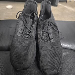 Black Athletic Sneakers Size 10 (EU 43) – Like New